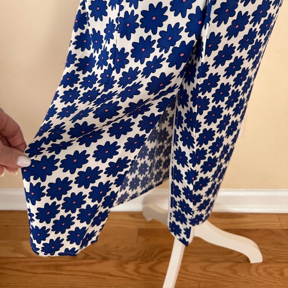 DIANE VON FURSTENBERG
Lucy Top and Pencil Skirt in Daisy Dots Large True Blue - Picture 8 of 12